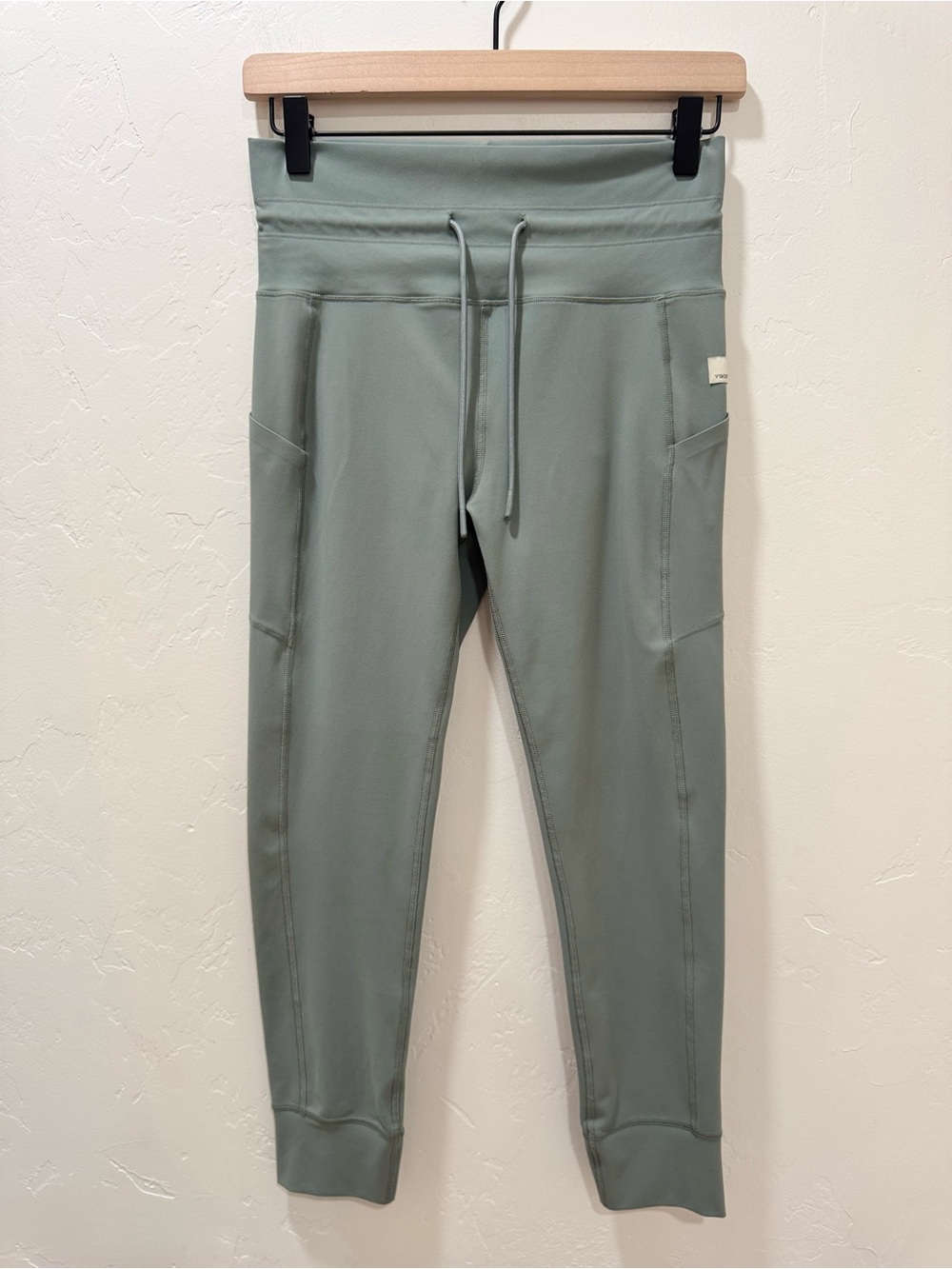 Vuori Daily Pocket Legging Stormy Light Sage Green Women's Small *Measurements